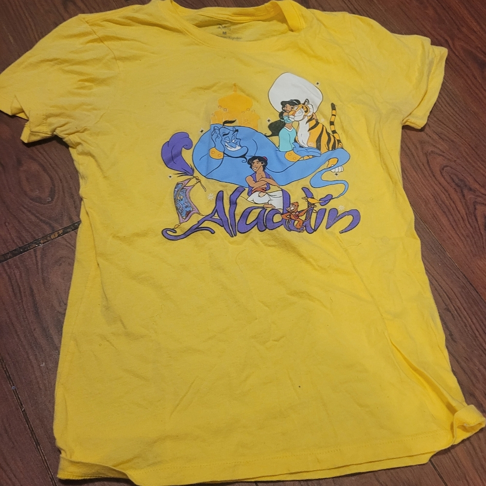 Disney Yellow Aladdin shirt size medium
